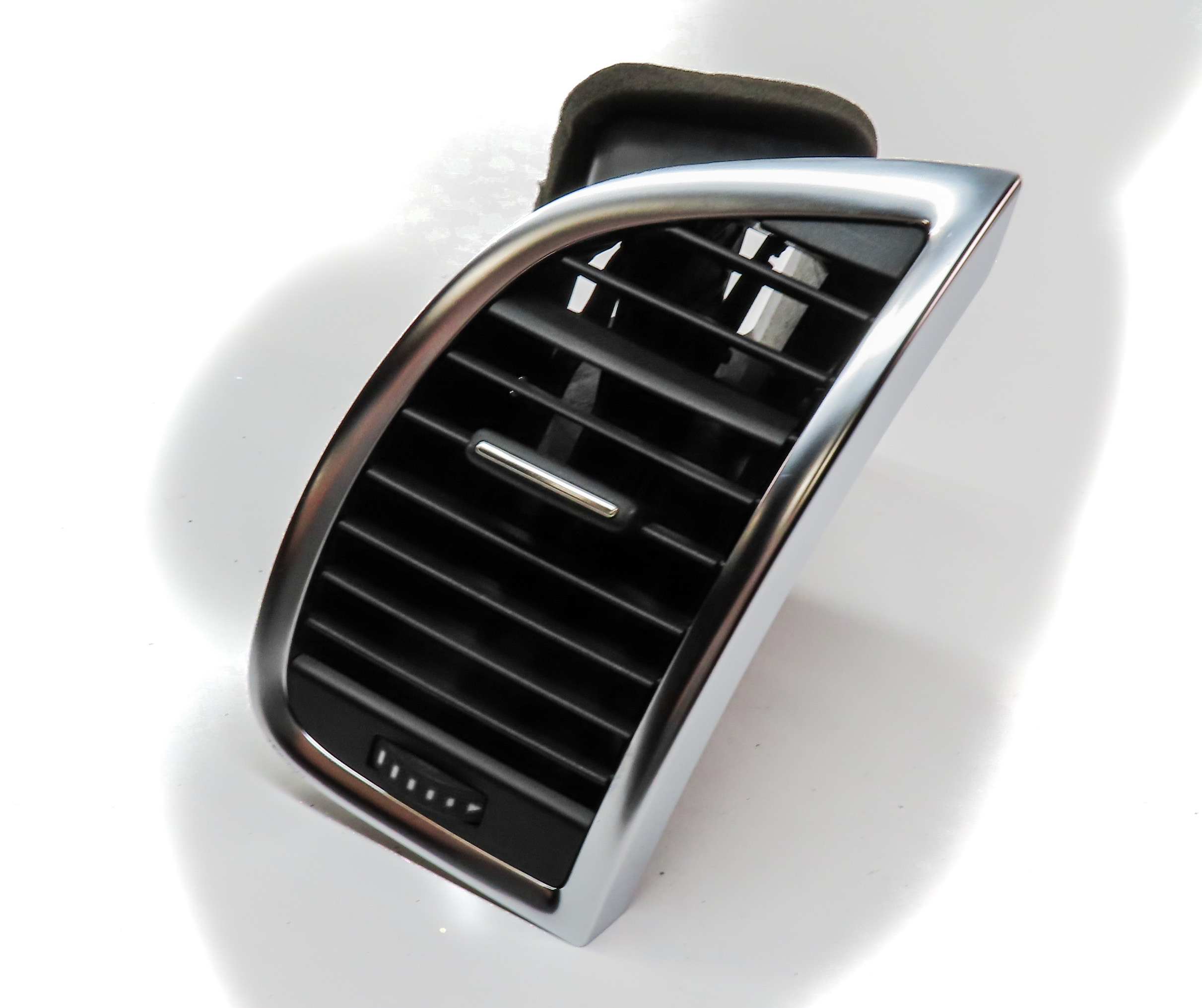 2014 AUDI Q7 (4L) FRONT RIGHT PASSENGER DASH HEAT AIR AC HVAC VENT (Black) — exact item pictured